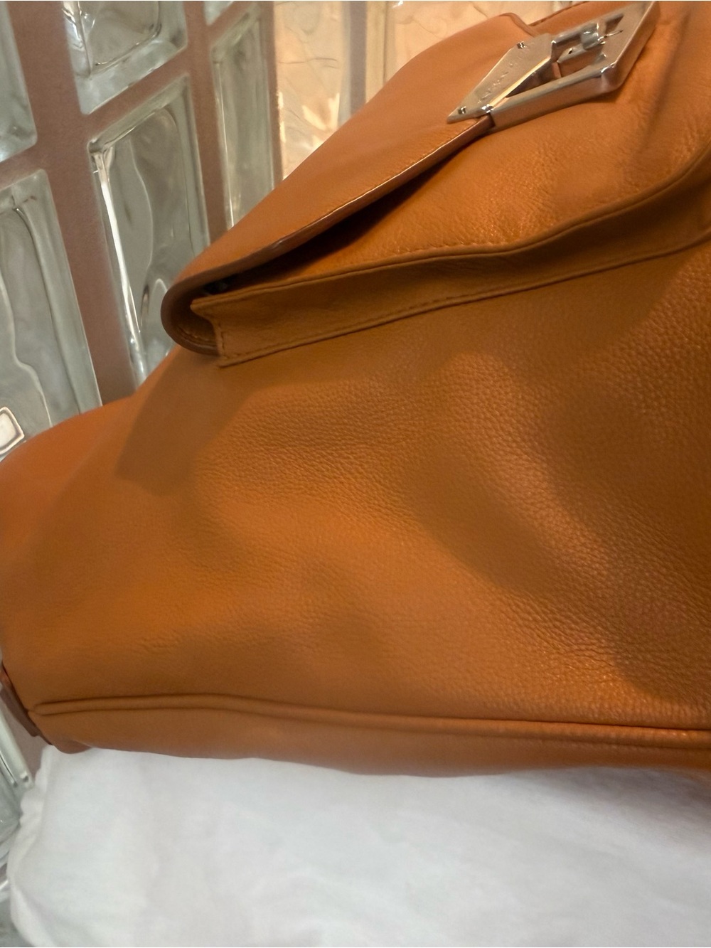 Marc by Marc Jacobs Bianca Leather Hobo Bag in Tan/Cognac Brown Pebble Leather. - Picture 7 of 17